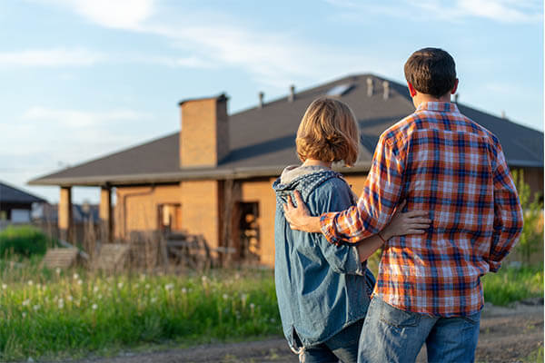 Couple moving to a new city